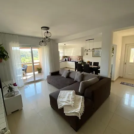 Apartment Ana