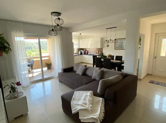 Apartment Ana